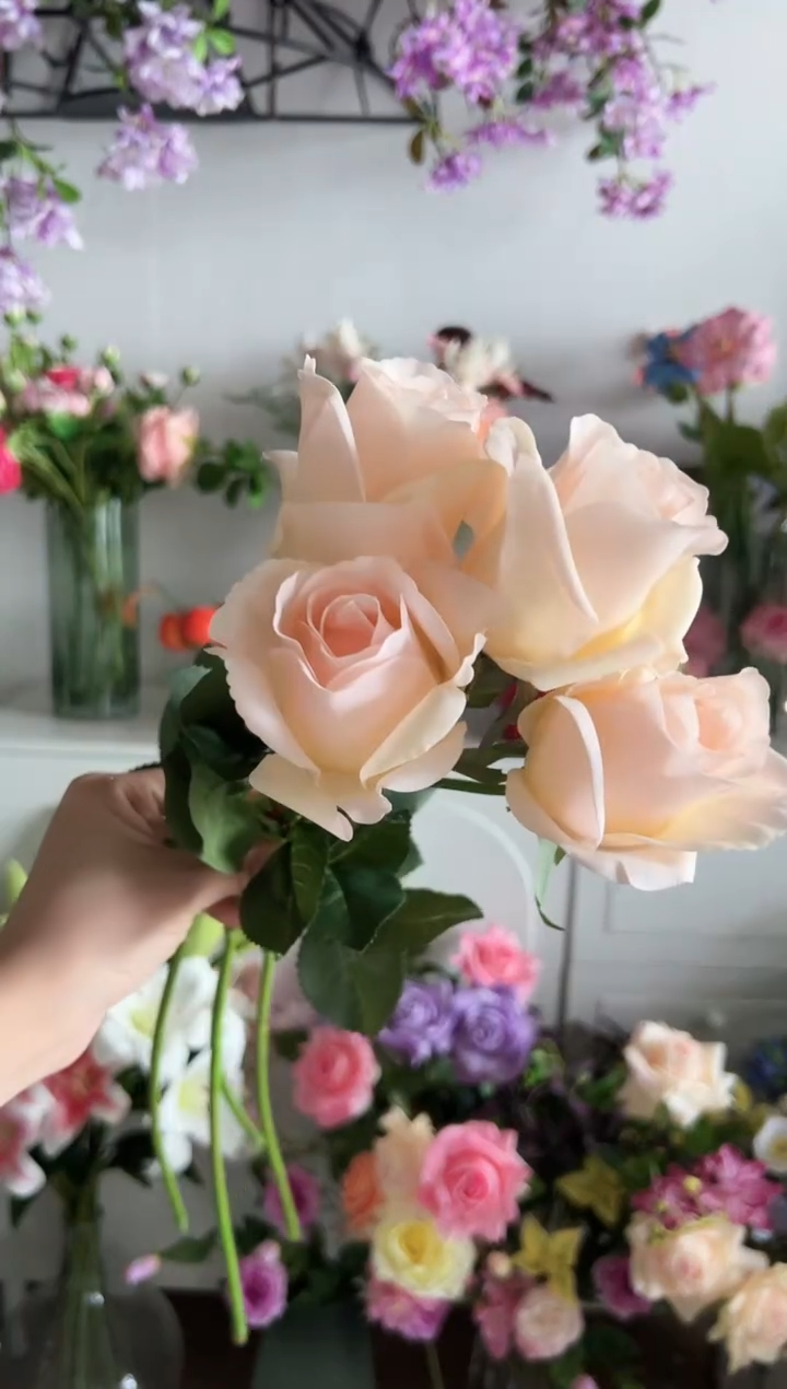 4枝香槟色手感保湿贝拉