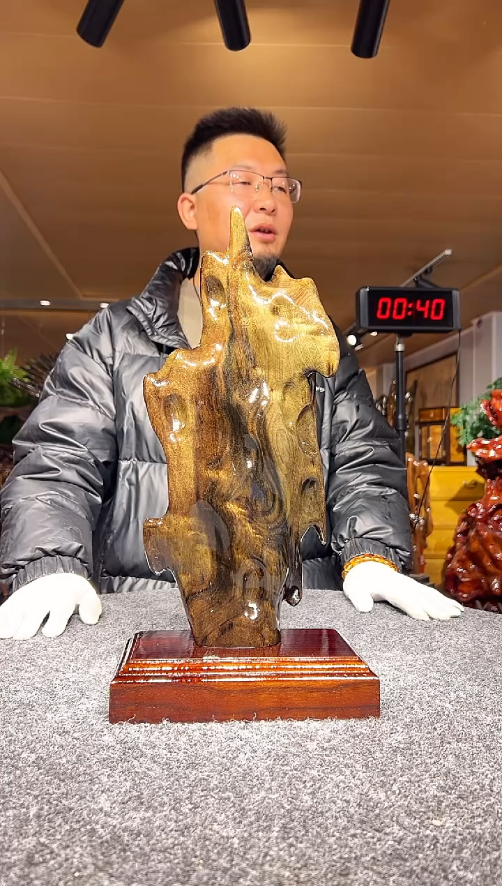 金丝楠木雕款@****?金丝楠木摆件