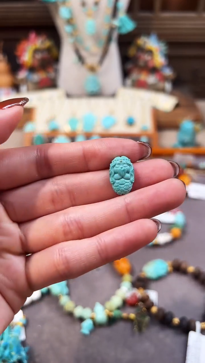 未镶嵌绿松石配饰美人鱼