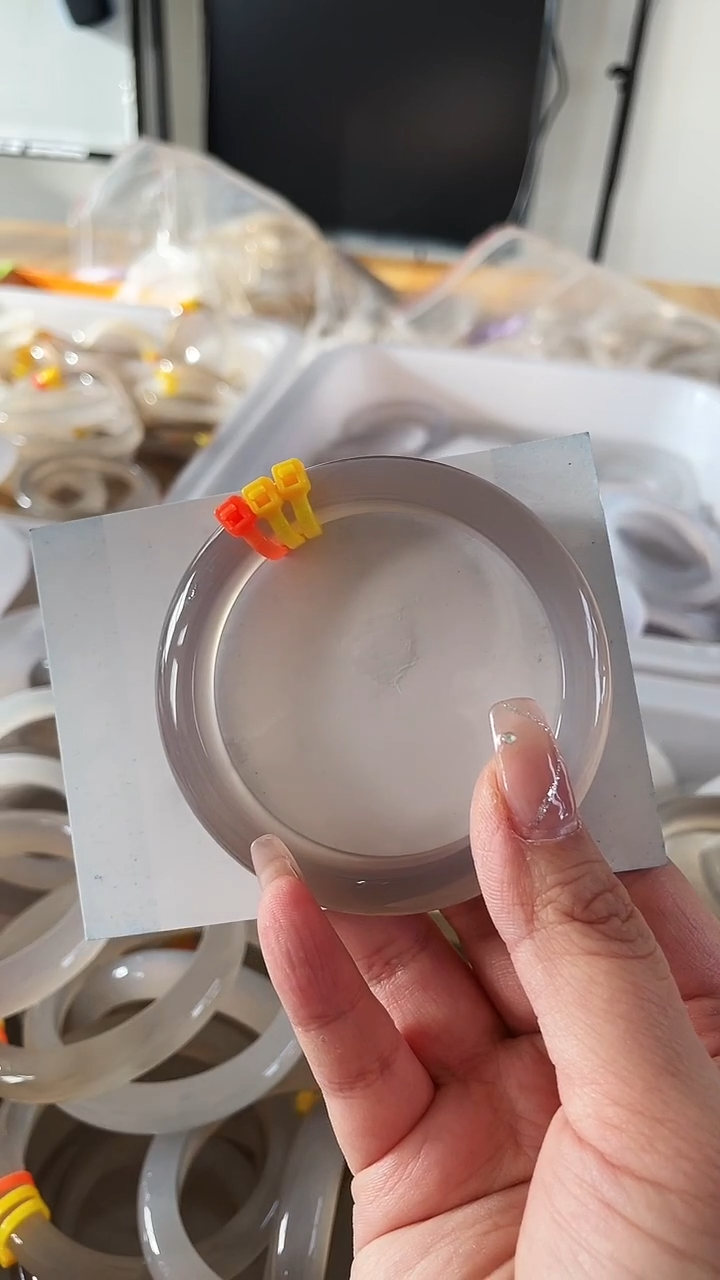 【闪购商品】玛瑙/玉髓手镯合金高冰天然玛瑙冰种玉髓手镯55