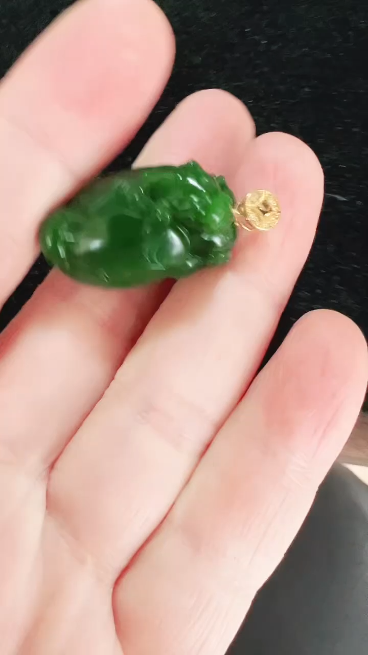 项链18K金镶嵌和田玉（碧玉）30