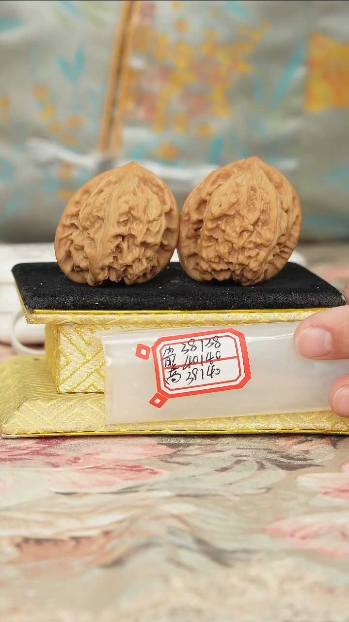 【闪购商品】文玩核桃把件马蹄