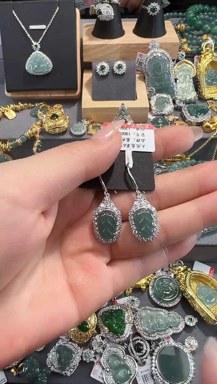 【闪购商品】翡翠耳饰未镶嵌天然翡翠A货