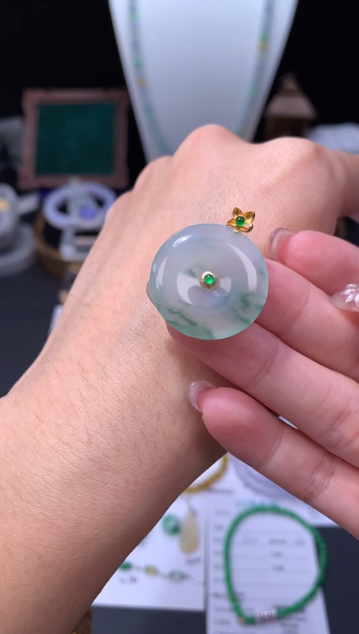 18K金镶嵌定制翡翠48小时鉴赏期 退货不扣服务费