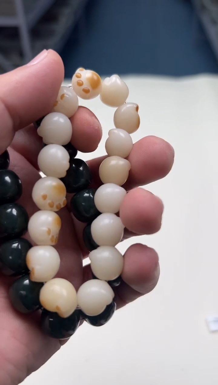 吊坠白玉菩提安****纳单圈手串6524