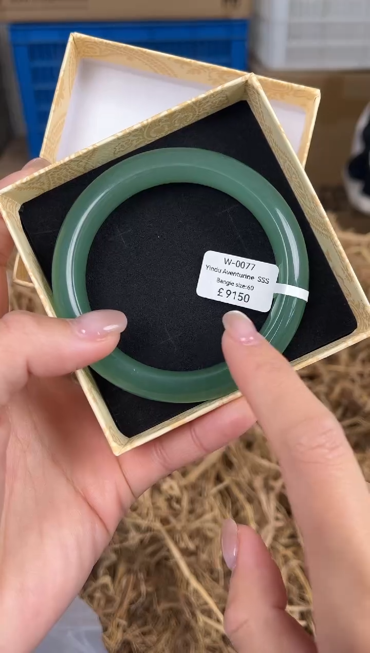 未镶嵌手镯石英质玉编码W0077