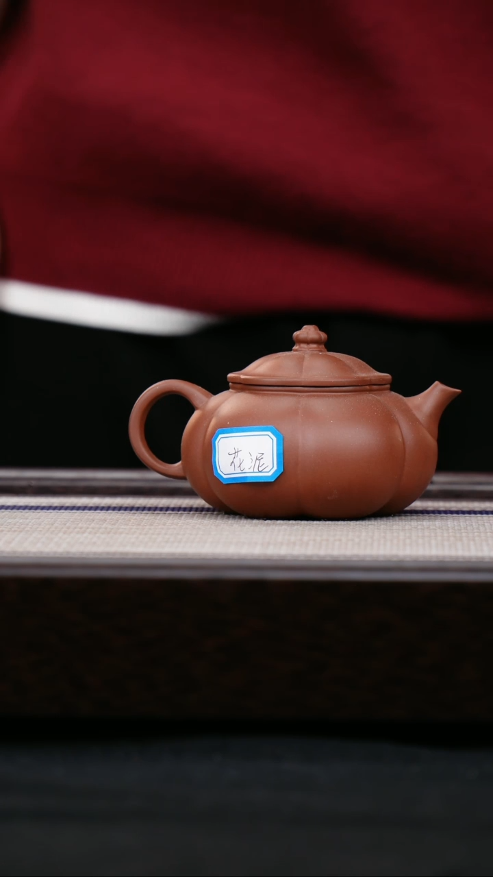 【闪购商品】紫砂茶壶筋纹鱼趣