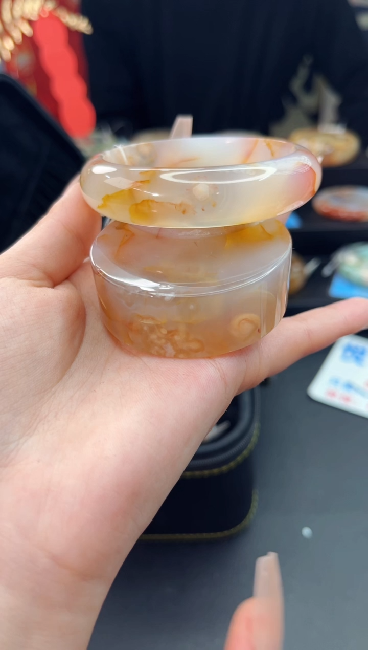 【闪购商品】石英质玉手镯未镶嵌赠送镯心（56圈口）