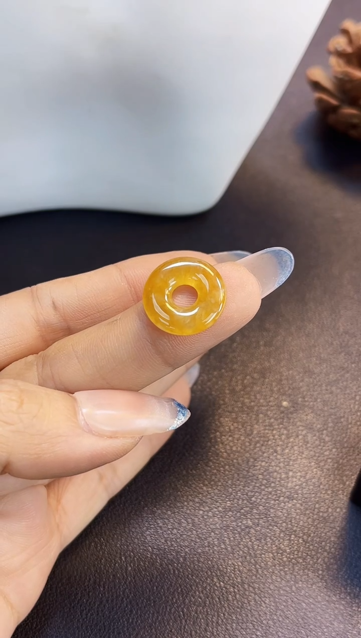 裸石翡翠Z**U林锐06冰黄满色甜甜圈16.1*3.2