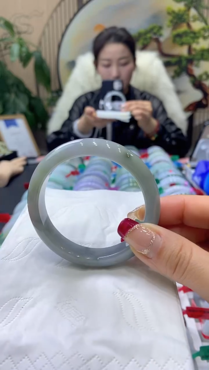 【闪购商品】翡翠手镯未镶嵌99913142