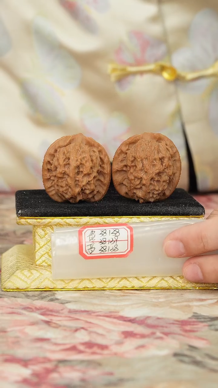 【闪购商品】文玩核桃把件非嫁接马老四有修