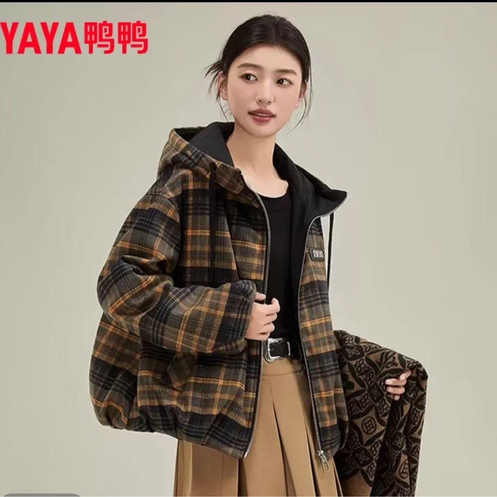 YAYA/鸭鸭羽绒服女短款通勤小个子格纹宽松休闲风外套YE4B618615L