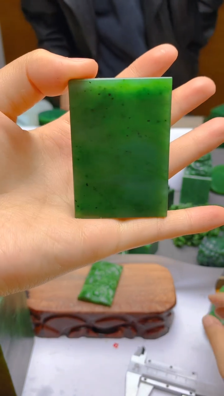 【闪购商品】和田玉（碧玉）未镶嵌颈饰1