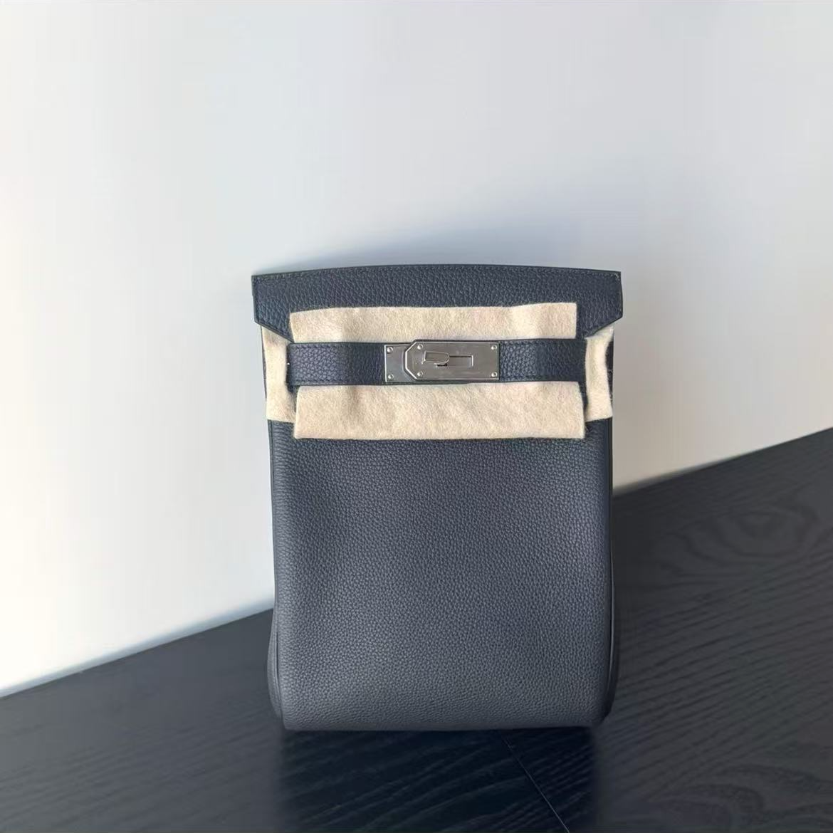 未使用 Hermes/爱马仕 hac ados斜挎包黑银togo皮W刻