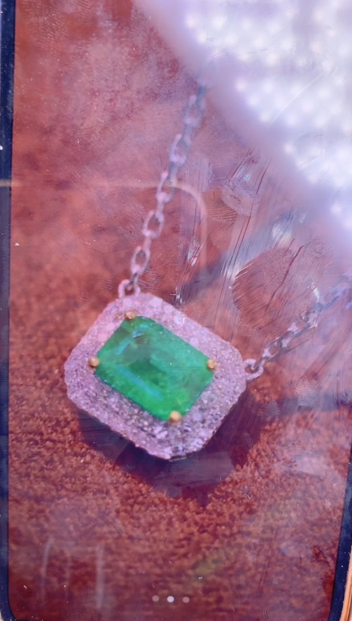 【闪购商品】祖母绿项链18K金镶嵌1ct哥伦比亚