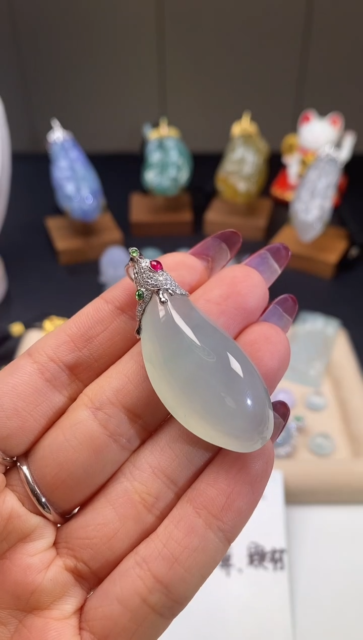 【闪购商品】翡翠吊坠(不含链)18K金镶嵌吊坠