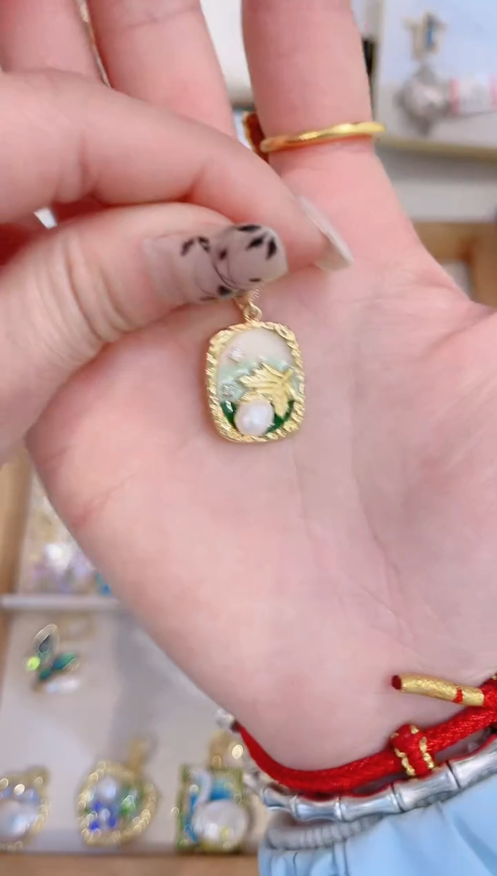 【闪购商品】淡水珍珠颈饰合金吊坠