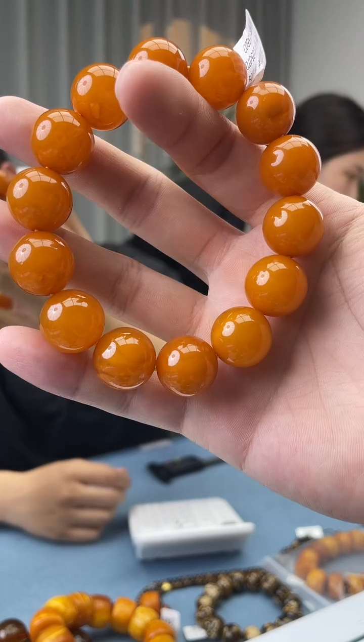 【闪购商品】蜜蜡珠宝奇石未镶嵌假一罚十，微瑕发一件039.17