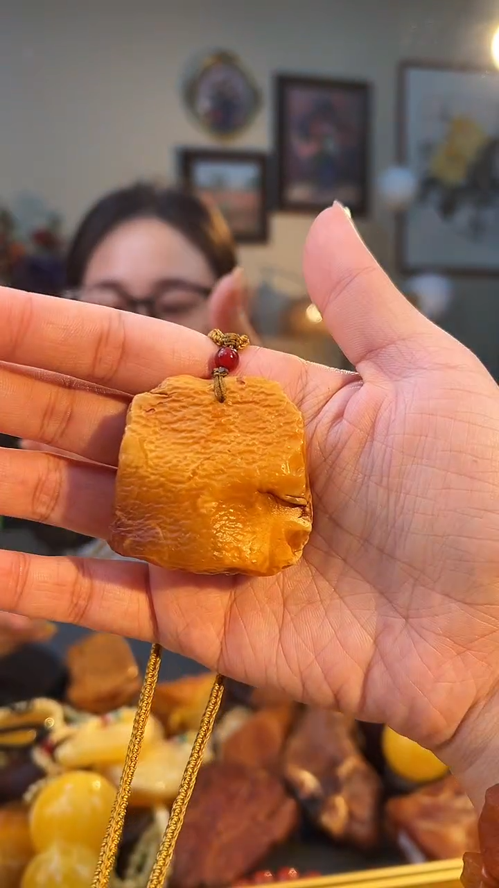 琥珀颈饰未镶嵌吊坠