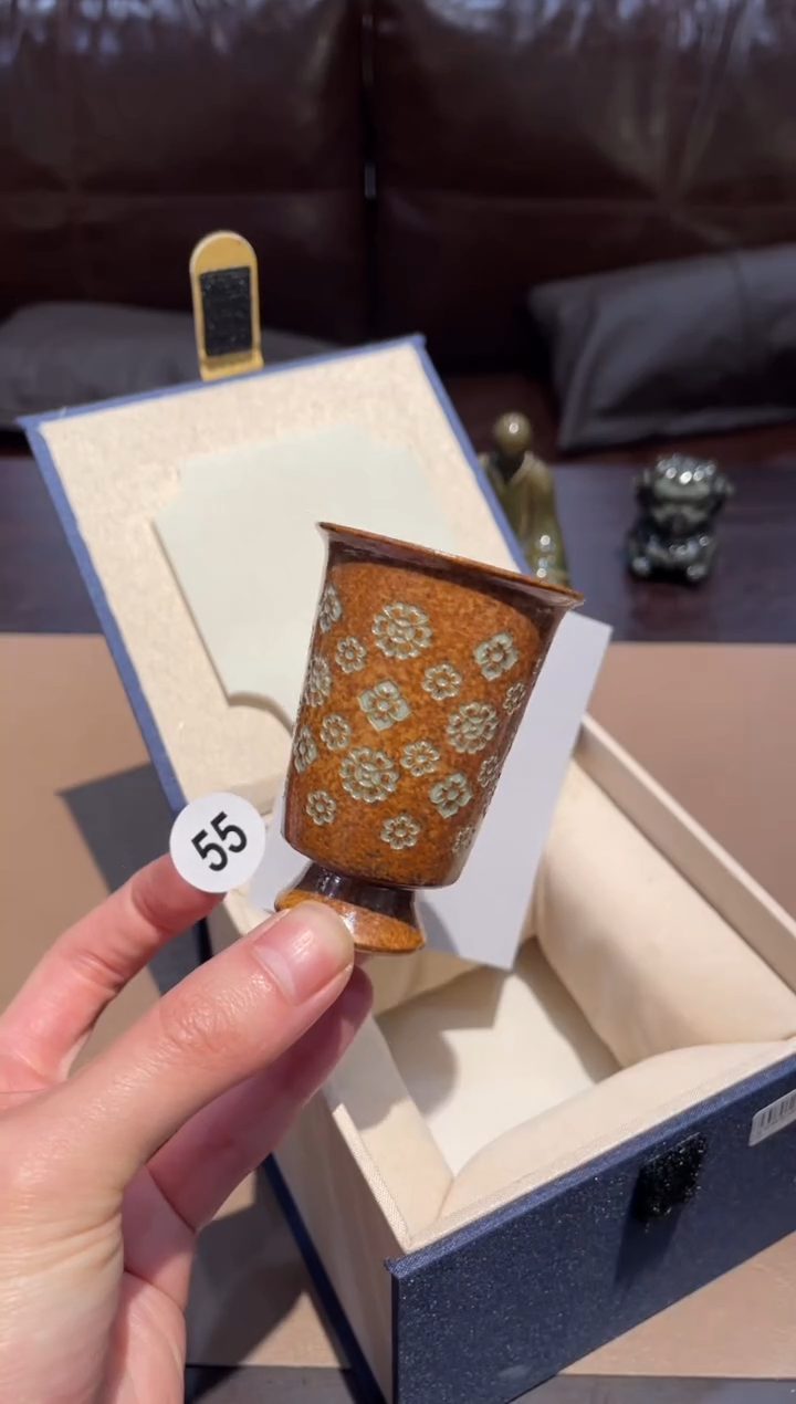 55窑承青瓷宝相花闻香杯