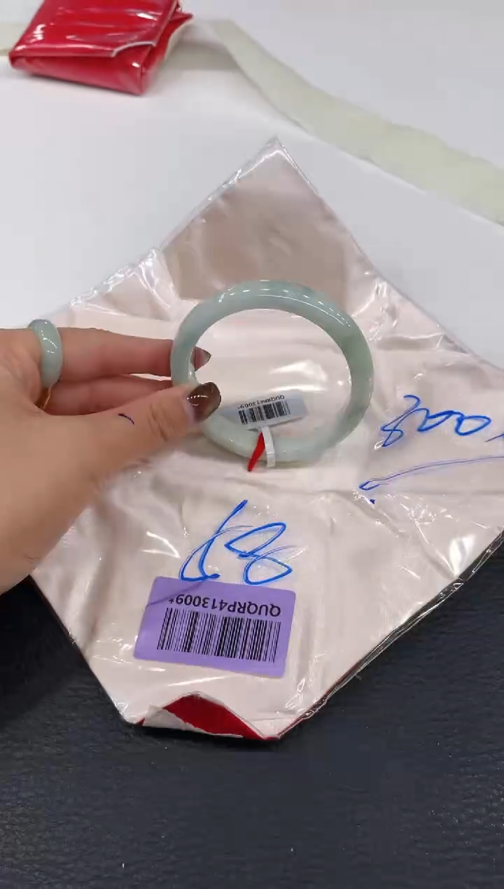 【闪购商品】翡翠手镯未镶嵌手镯