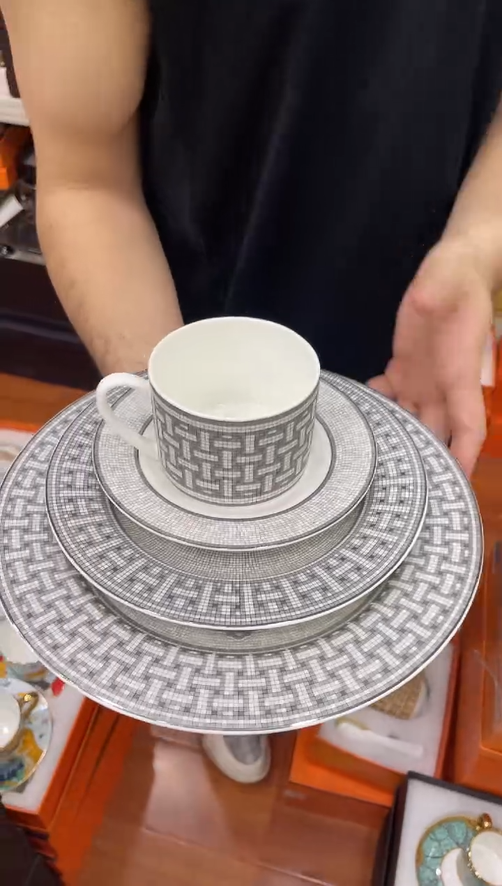 杯鸿辉家品牌瓷器，京东包邮！