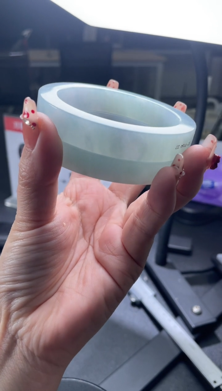 【闪购商品】定制翡翠手镯未镶嵌手镯DDH/发一件 