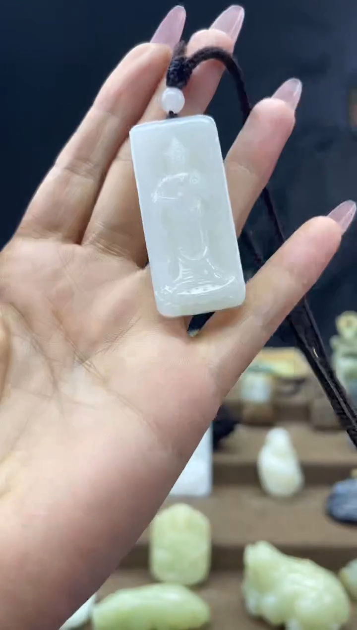 颈饰未镶嵌和田玉1