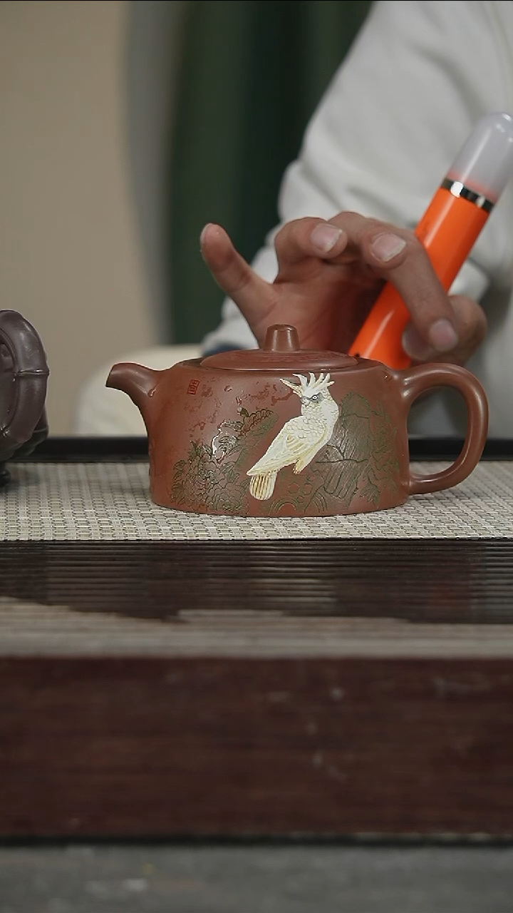 茶壶紫砂正高吴吉，带证300CC160号