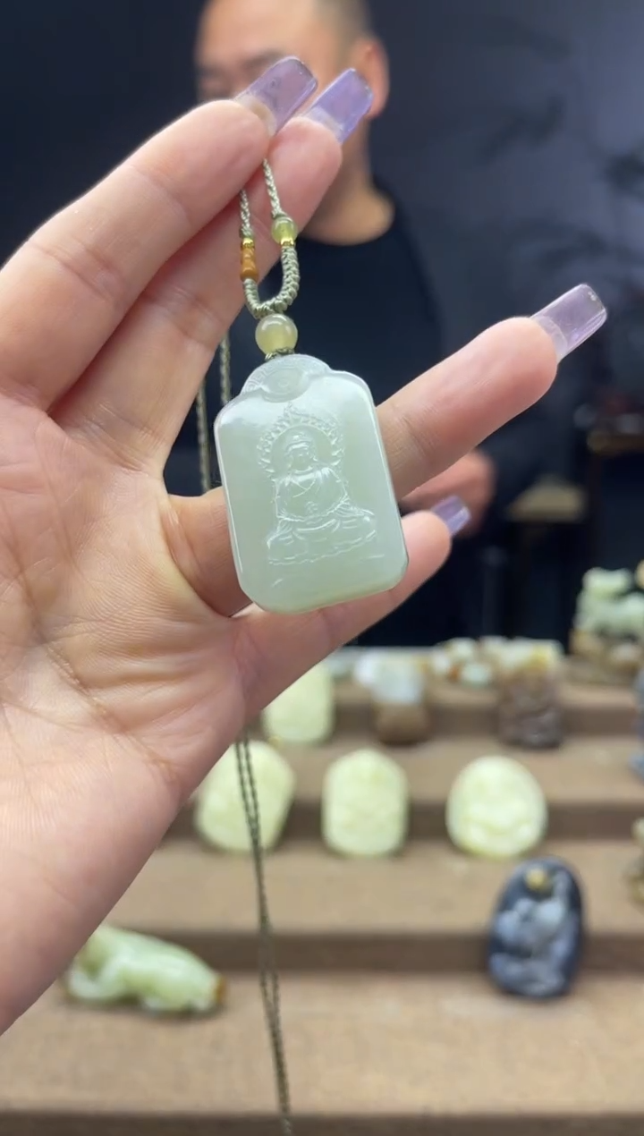 颈饰未镶嵌和田玉1