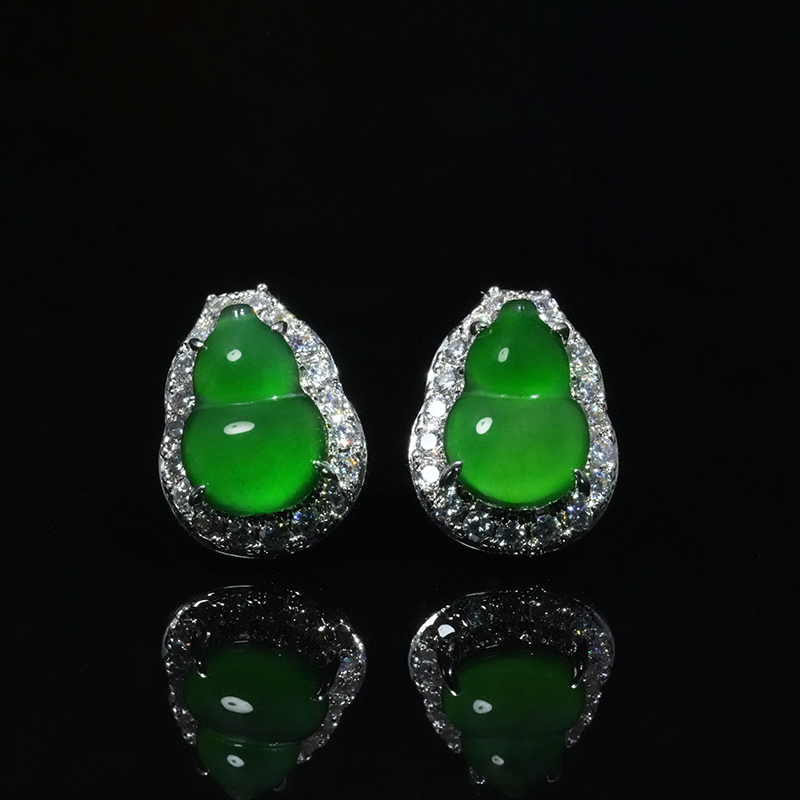 【小胖甄选】天然翡翠葫芦耳钉A货满绿轻奢百搭日常耳饰-多样性发