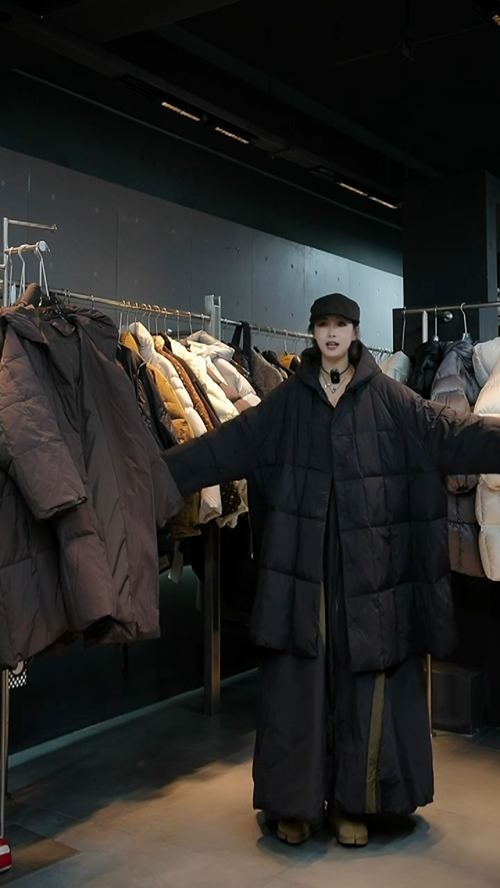 黑色羽绒黑色羽绒