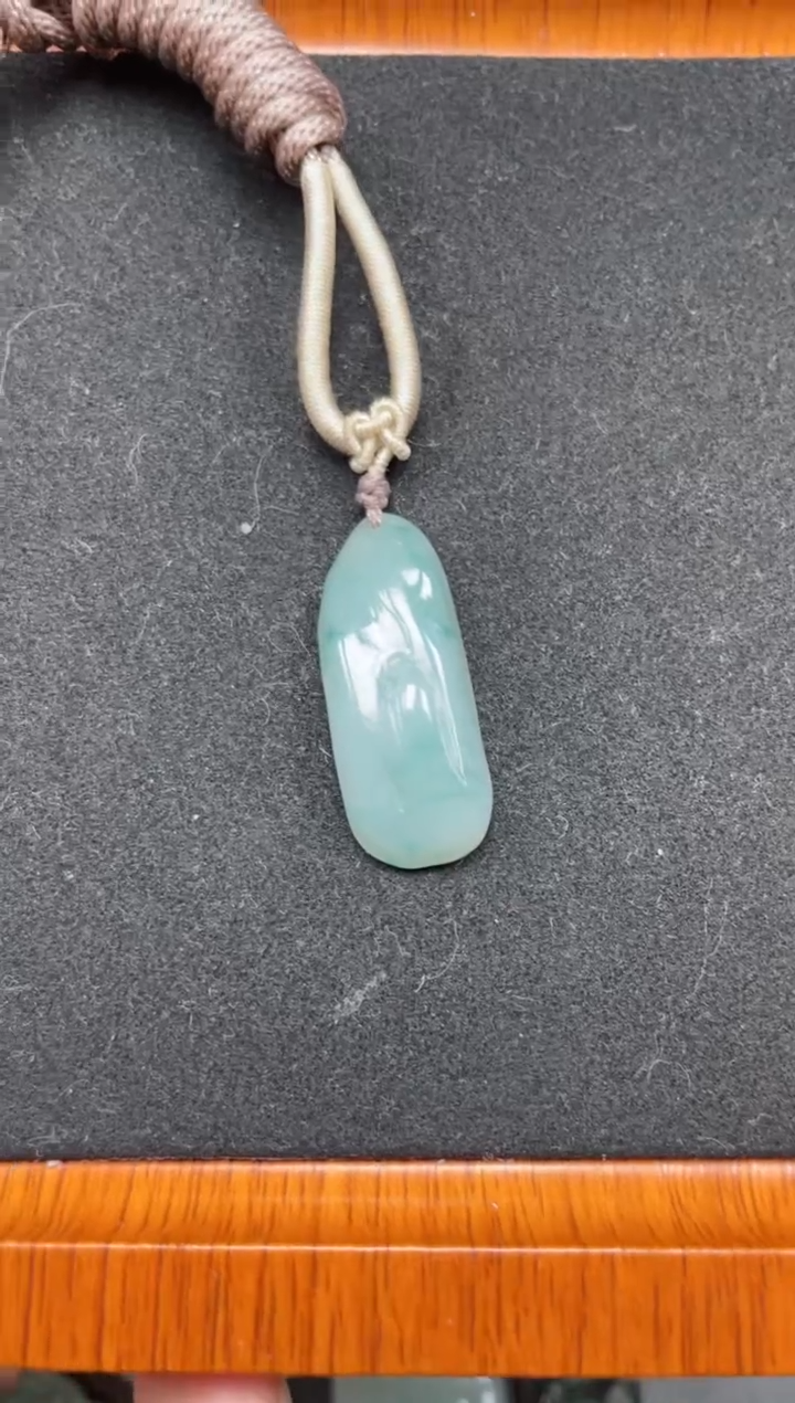 【闪购商品】翡翠颈饰未镶嵌悟道
