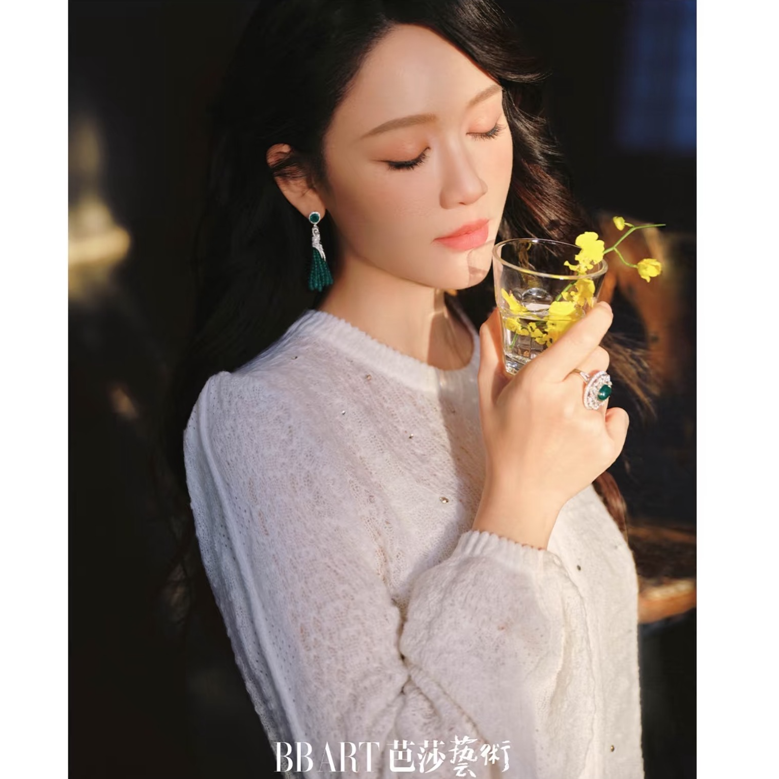 Crush Collection蕾丝烫钻泡泡袖连衣裙