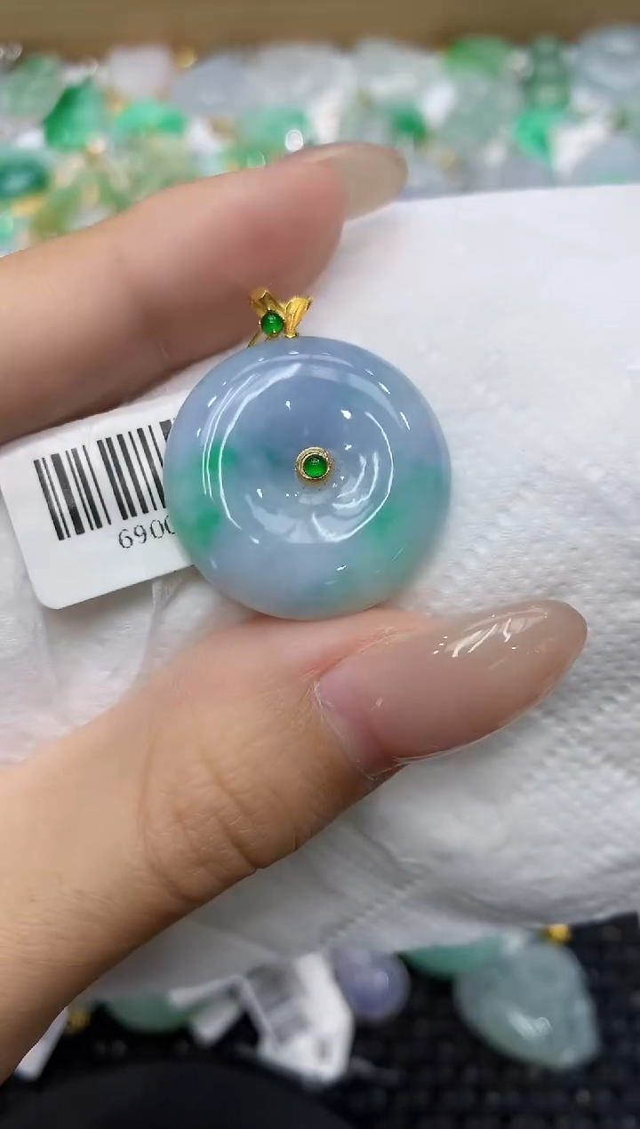 翡翠18K金镶嵌颈饰111111111111