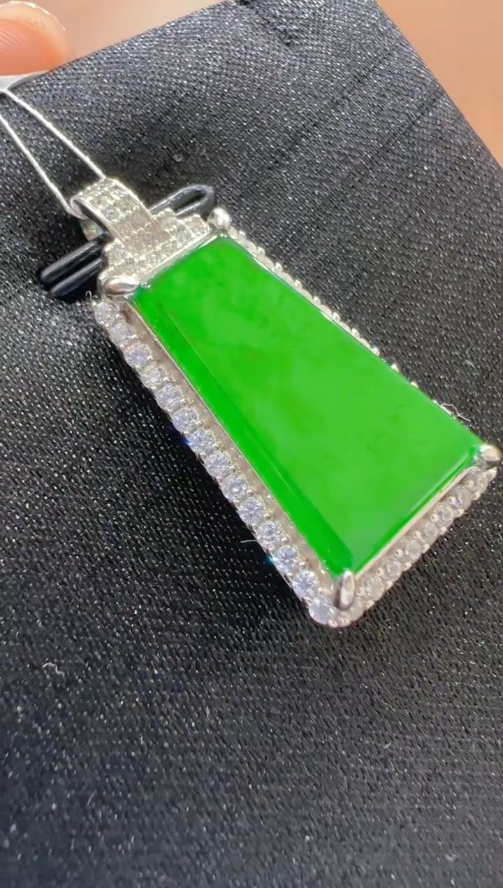 【闪购商品】翡翠吊坠(不含链)银S925镶嵌             