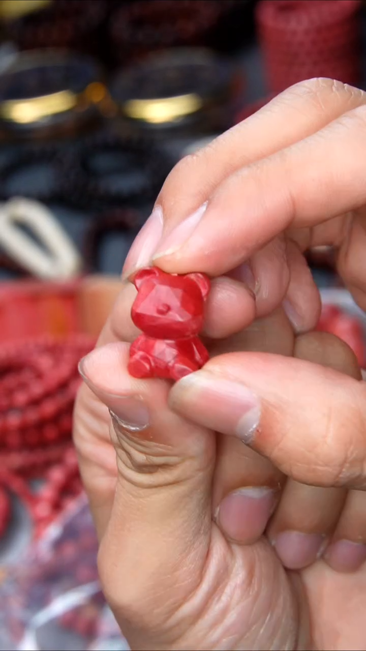 木质SG010 粉象木小熊手把件