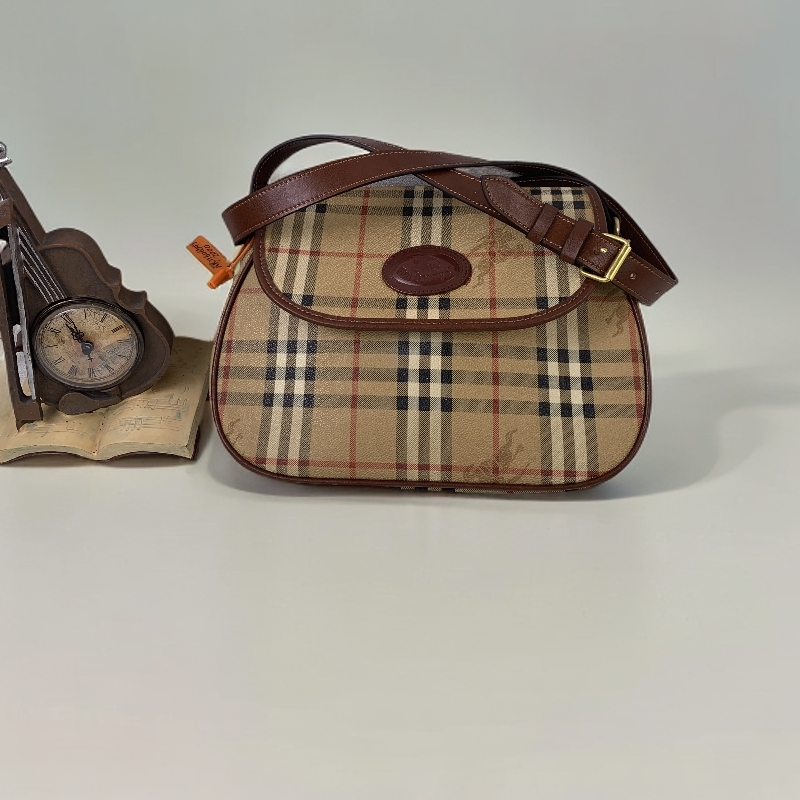 修复品BURBERRY/巴宝莉格纹斜跨包/AE11606549/6549