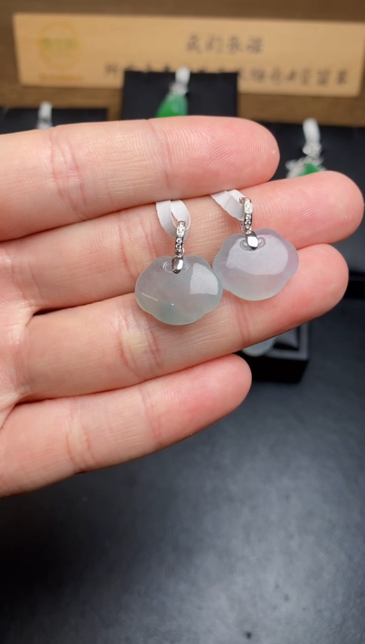 【闪购商品】翡翠颈饰18K金镶嵌翡翠