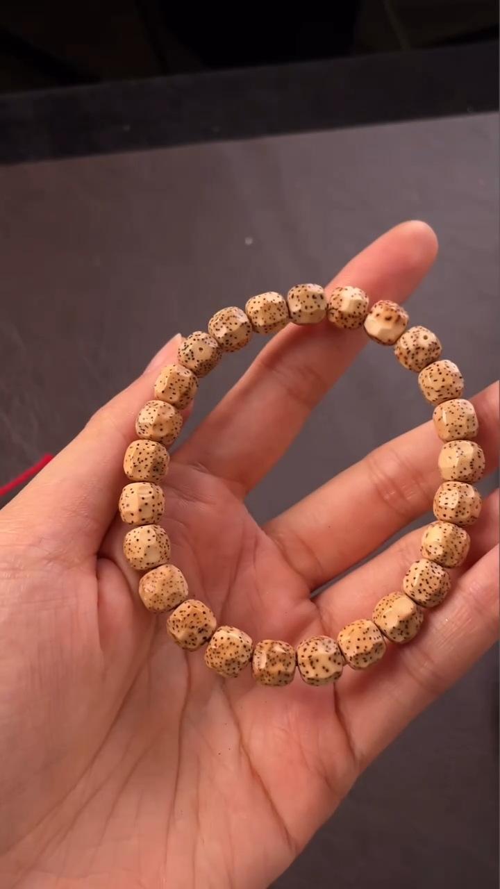 星月菩提手串精工级陈籽平面无相9*8手串