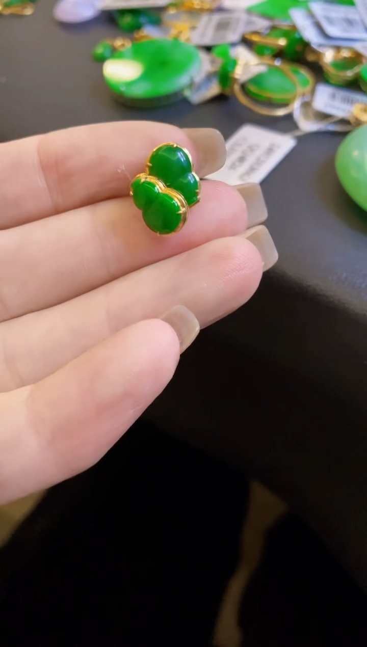 【闪购商品】定制翡翠18K金镶嵌耳钉