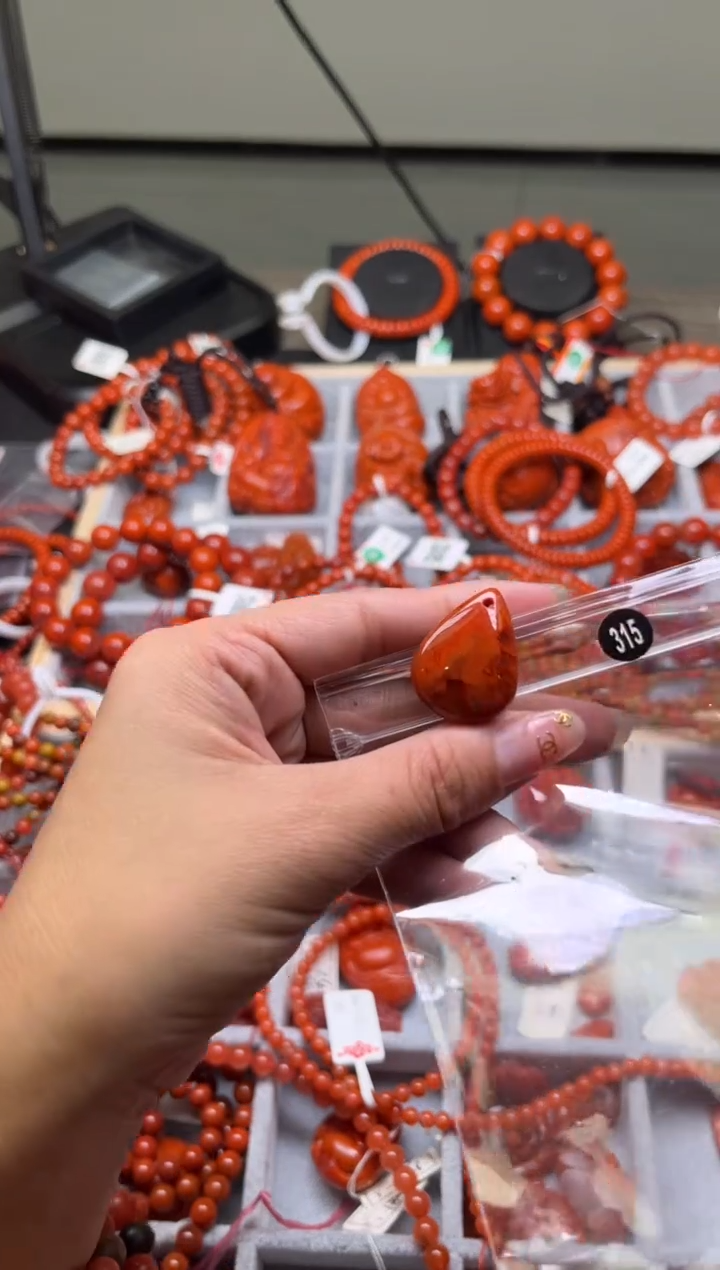 【闪购商品】南红玛瑙珠宝奇石未镶嵌315