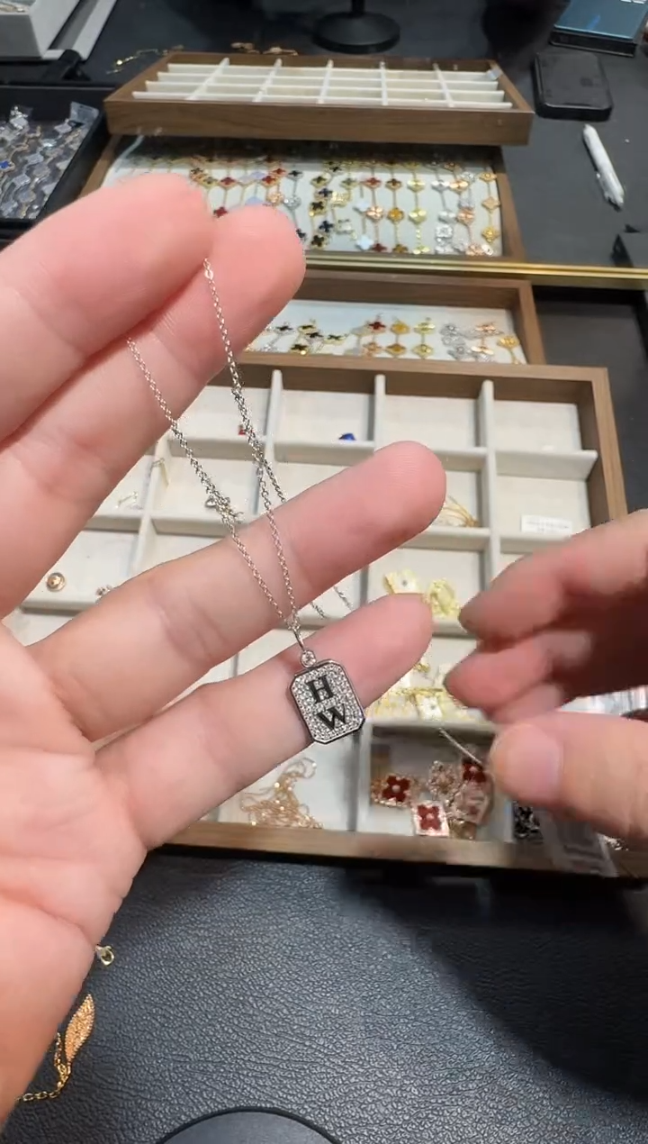 18K金镶嵌套链钻石HW套链