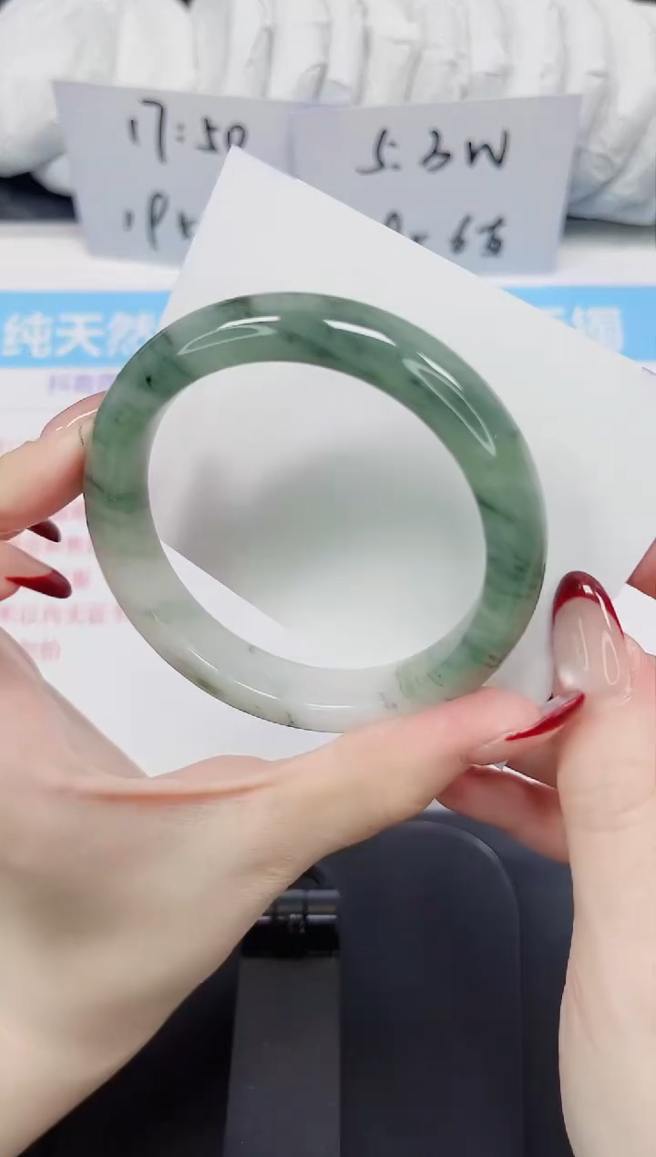 【闪购商品】石英质玉手镯未镶嵌340