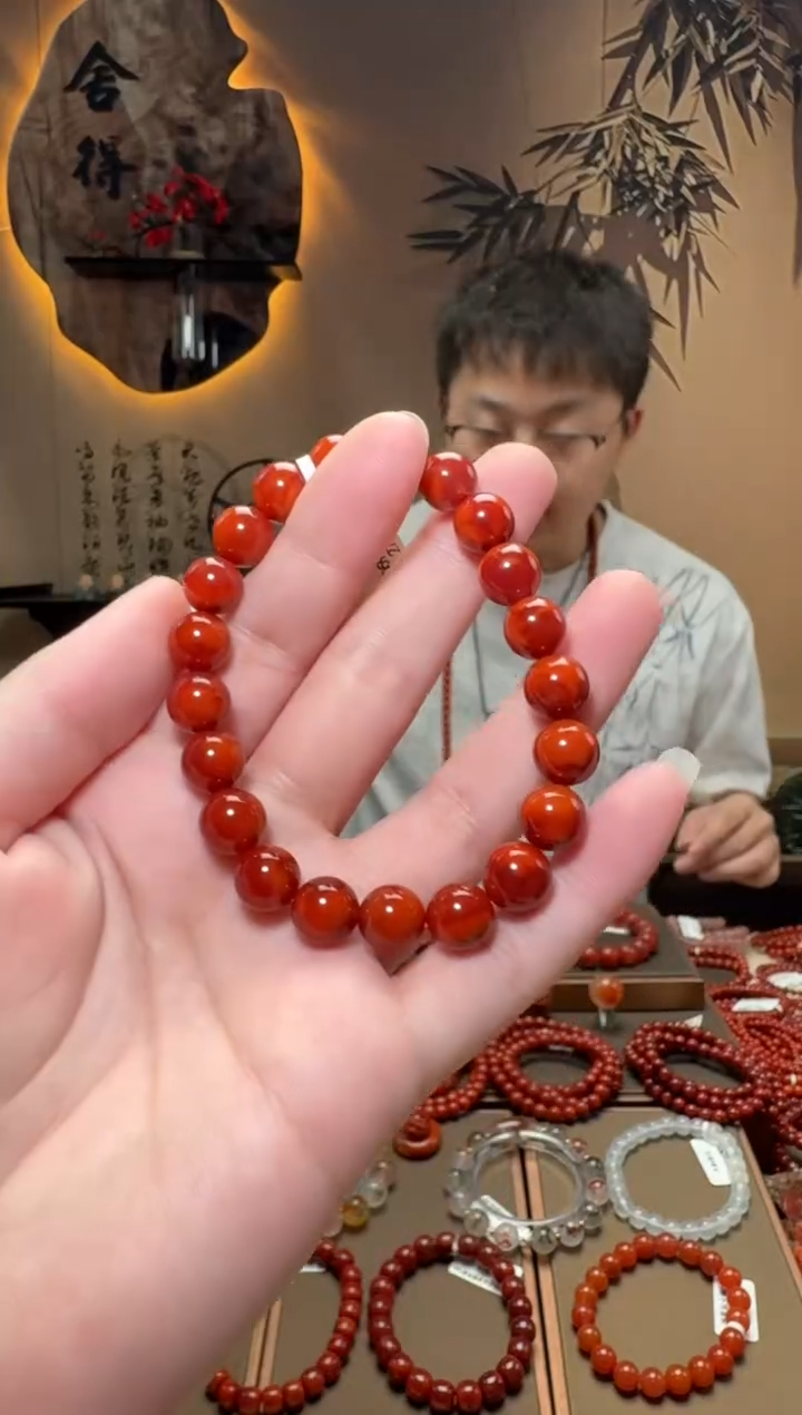 未镶嵌原矿手串南红玛瑙一条约9mm 多样性发货