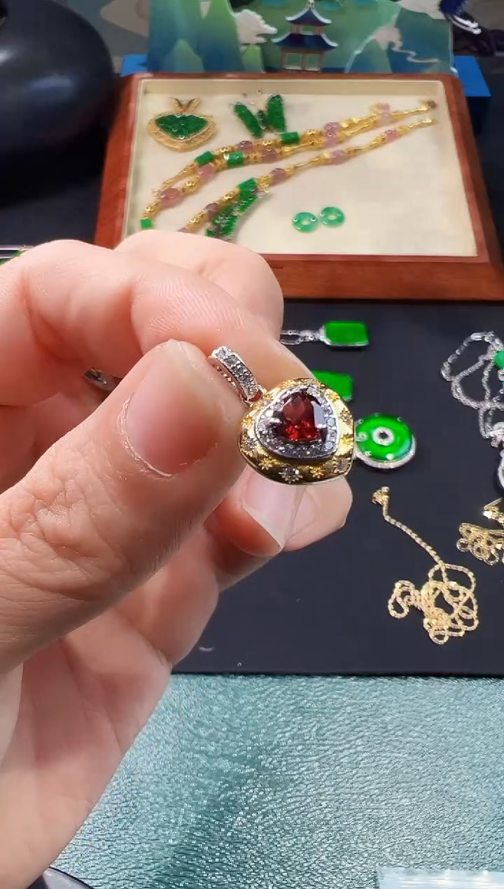 【闪购商品】石榴石颈饰未镶嵌吊坠