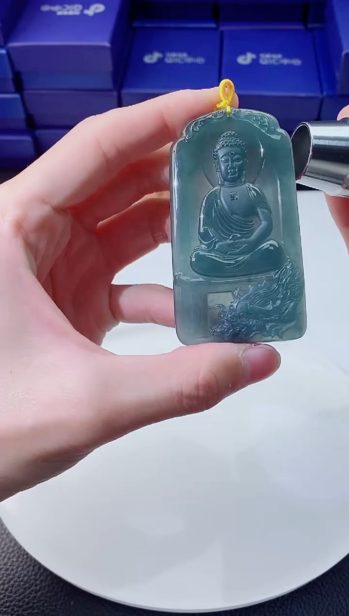 翡翠未镶嵌颈饰