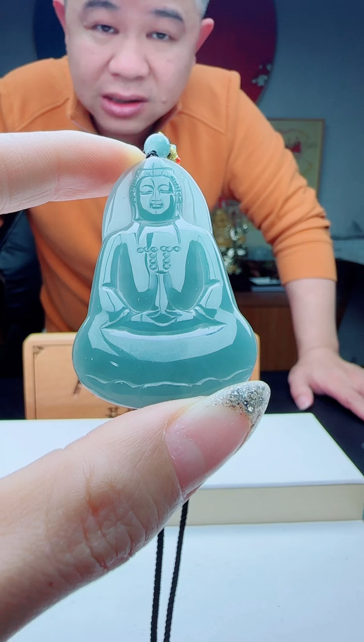 颈饰未镶嵌翡翠多样性发其一