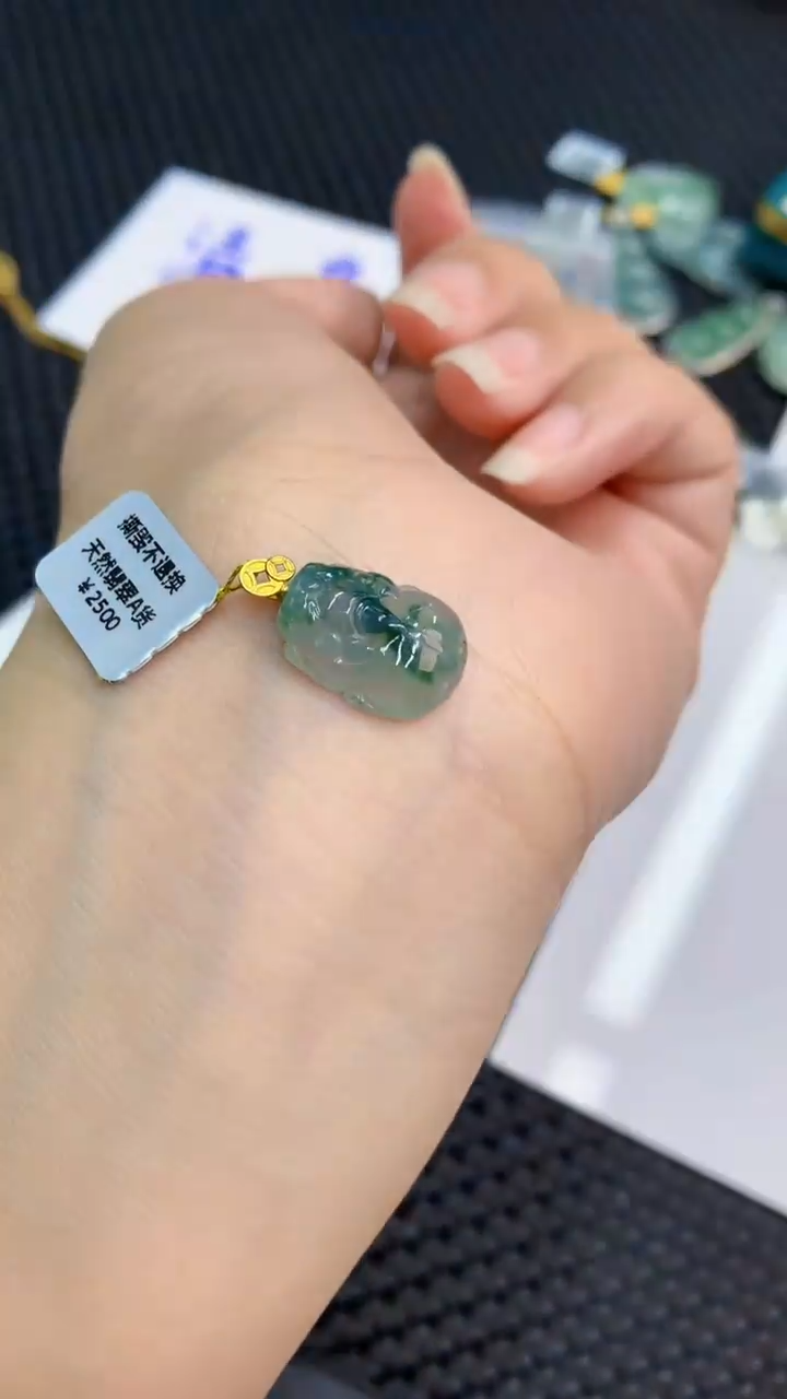 【闪购商品】翡翠颈饰18K金镶嵌            8