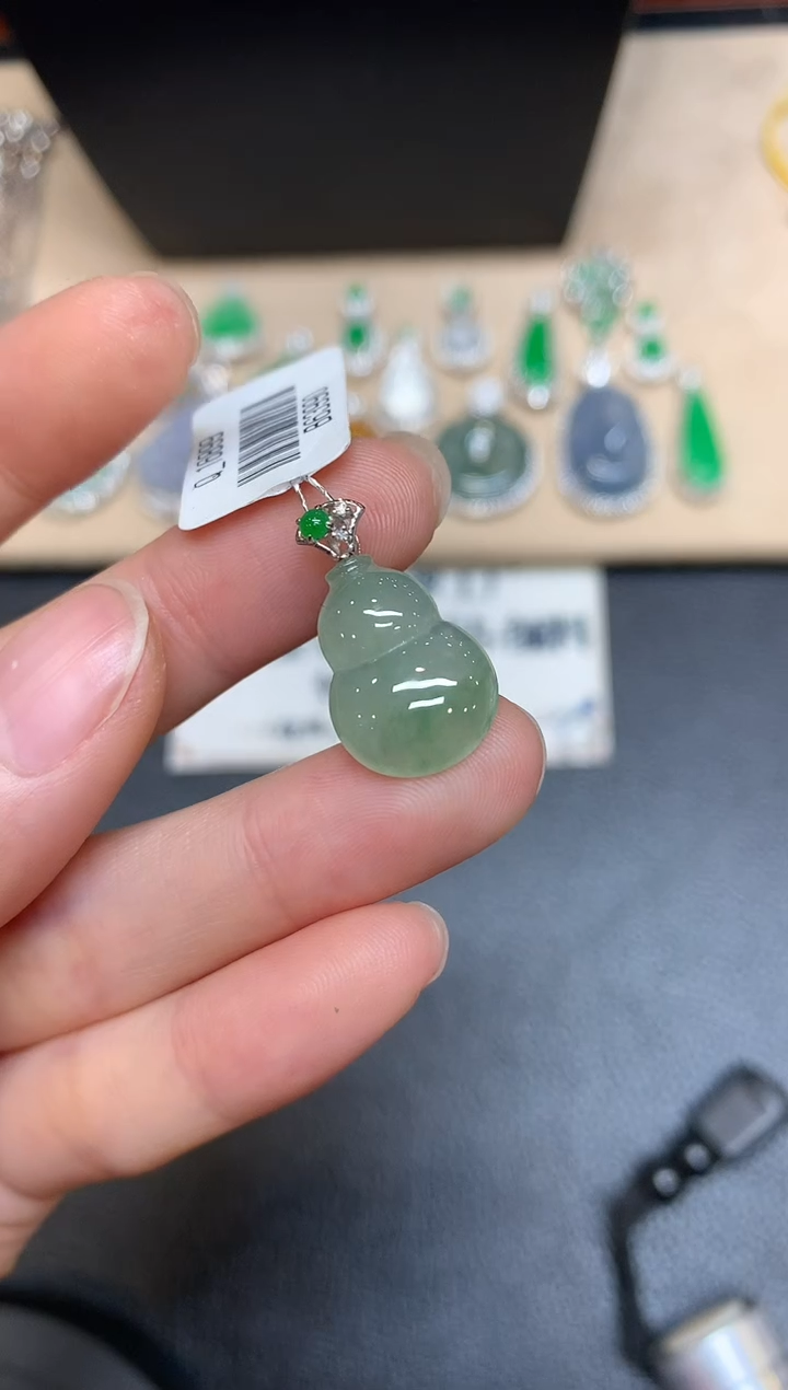 【闪购商品】翡翠颈饰18K金镶嵌葫芦【无服务费多样性发其一